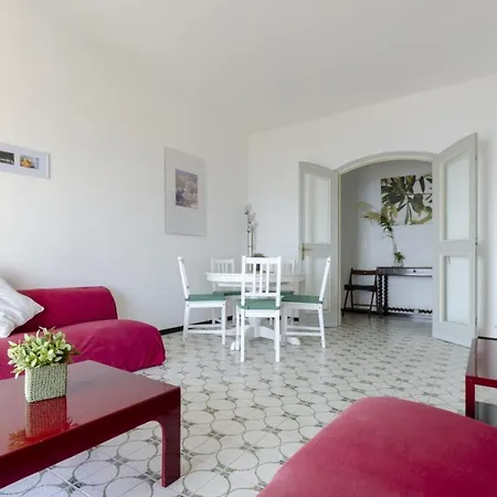 Joivy Spectacular Sea View For 5 With Terrace アパート ラッパロ